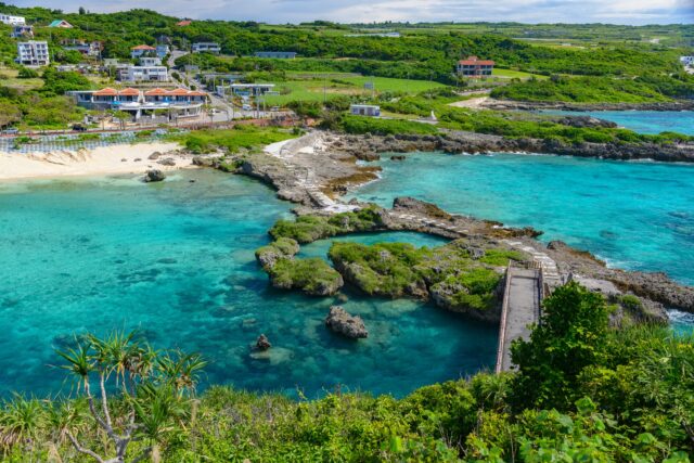 イムギャーマリンガーデンの美しい海と遊歩道