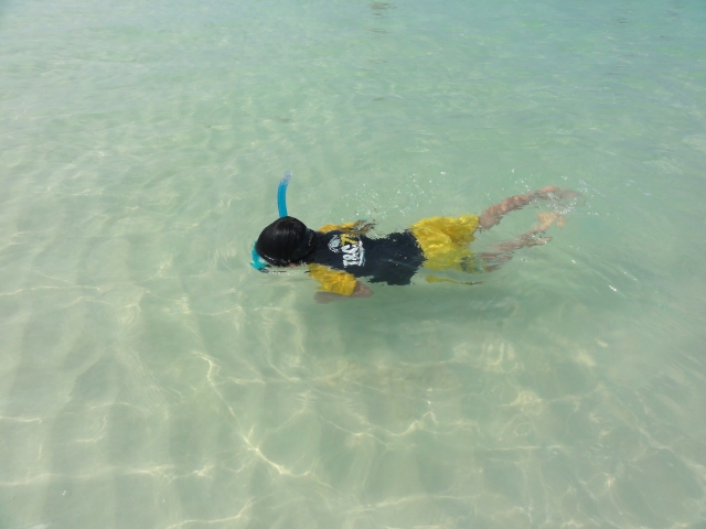 子供シュノーケリング